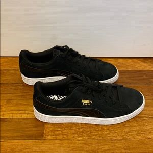 black puma suede sneakers